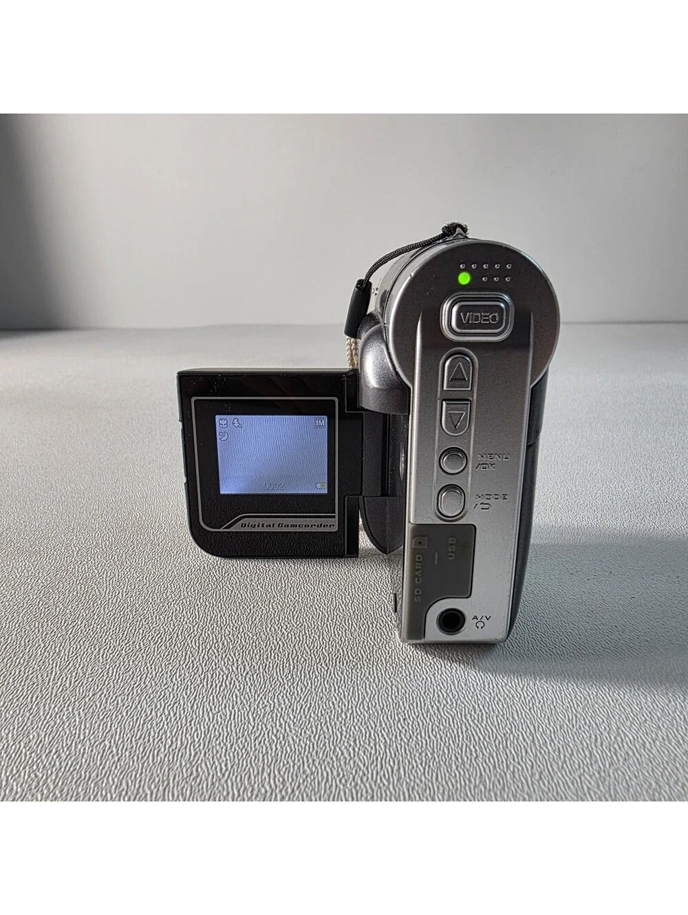 AIPTEK DZO-V5T Digital Camera Video Recorder 4x Smartzoom 7.4mm F3.2